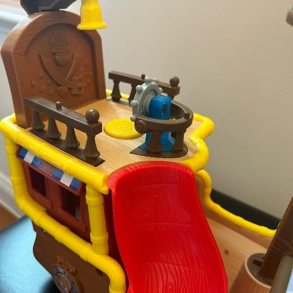 Collectable Fisher-Price Disney's Jake and The Never Land Pirates Jake's Musical - Picture 7 of 10